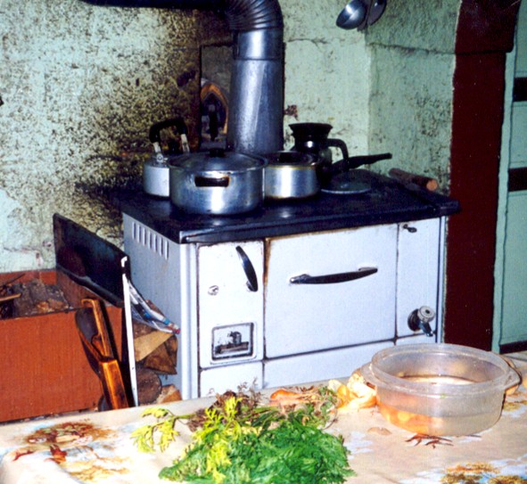 Walk into a farmhouse in La Creuse and you're liable to find a woodburning kitchen stove. This one dates back to the 1950s. If modern technology is...